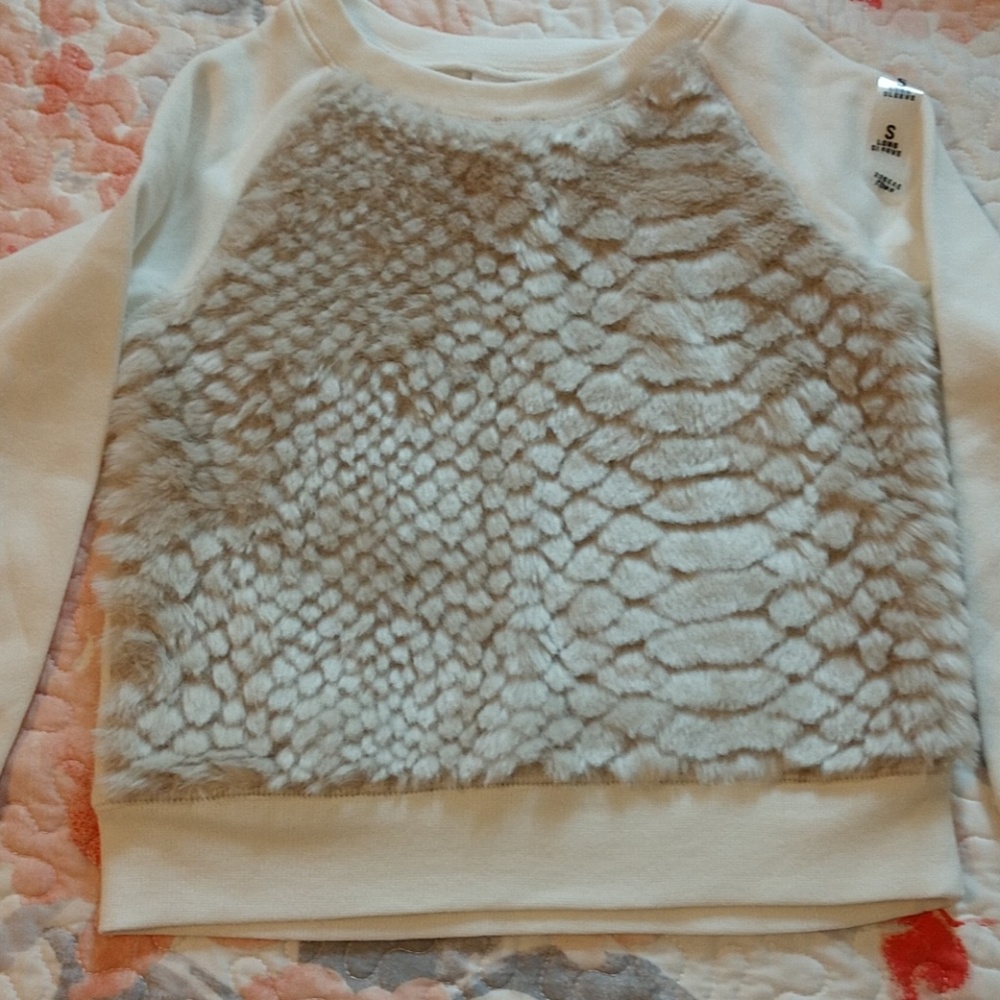 Nwt. Girls sweater
